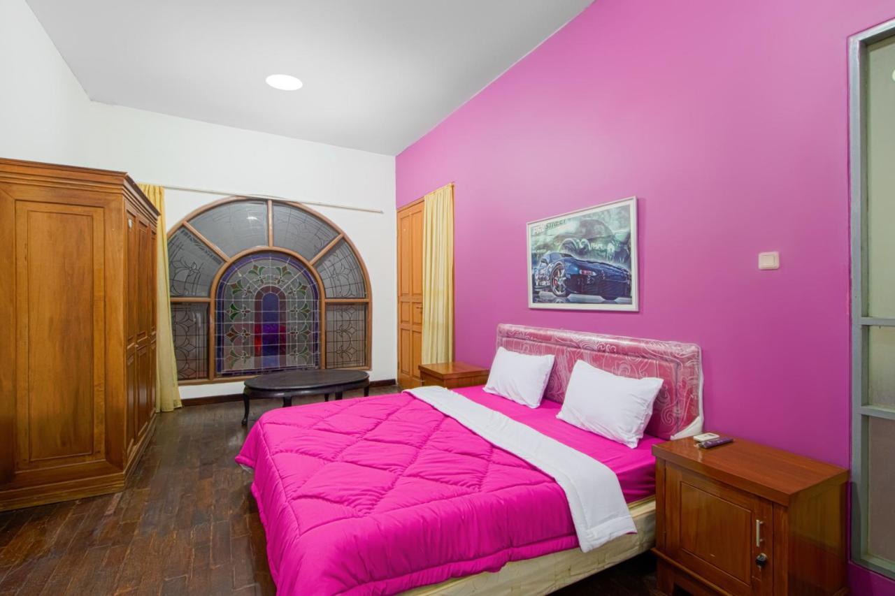 Отель Tobana House Bintaro Джакарта Экстерьер фото