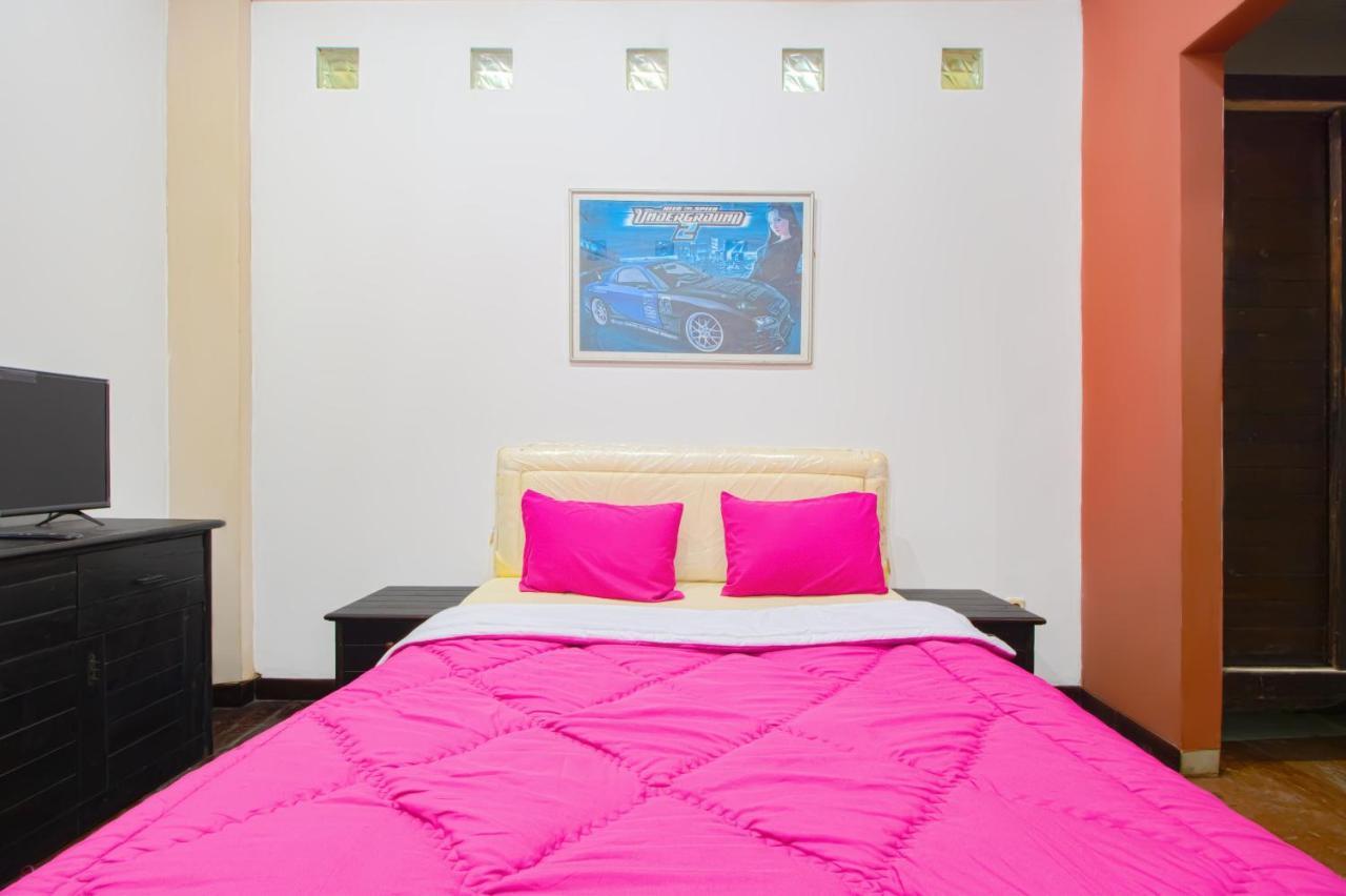 Отель Tobana House Bintaro Джакарта Экстерьер фото