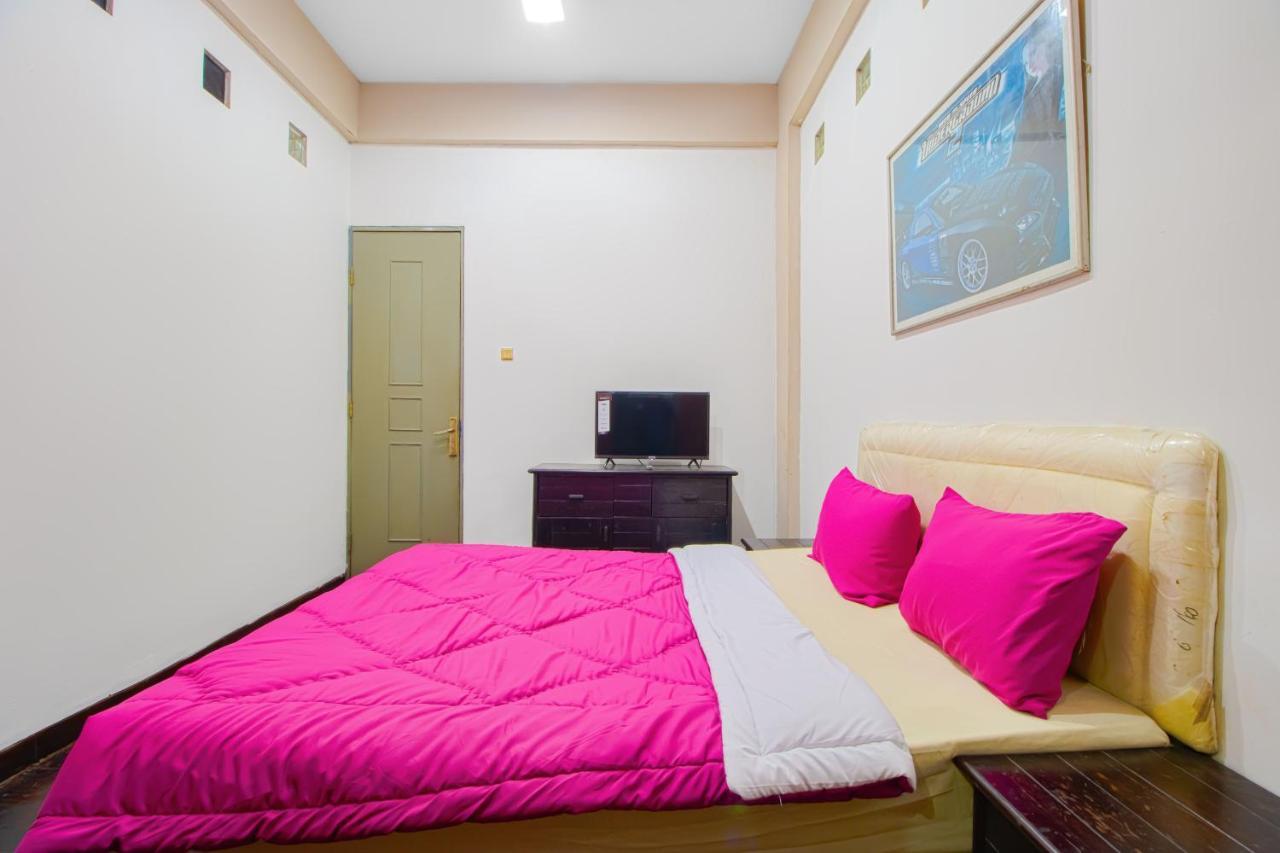 Отель Tobana House Bintaro Джакарта Экстерьер фото