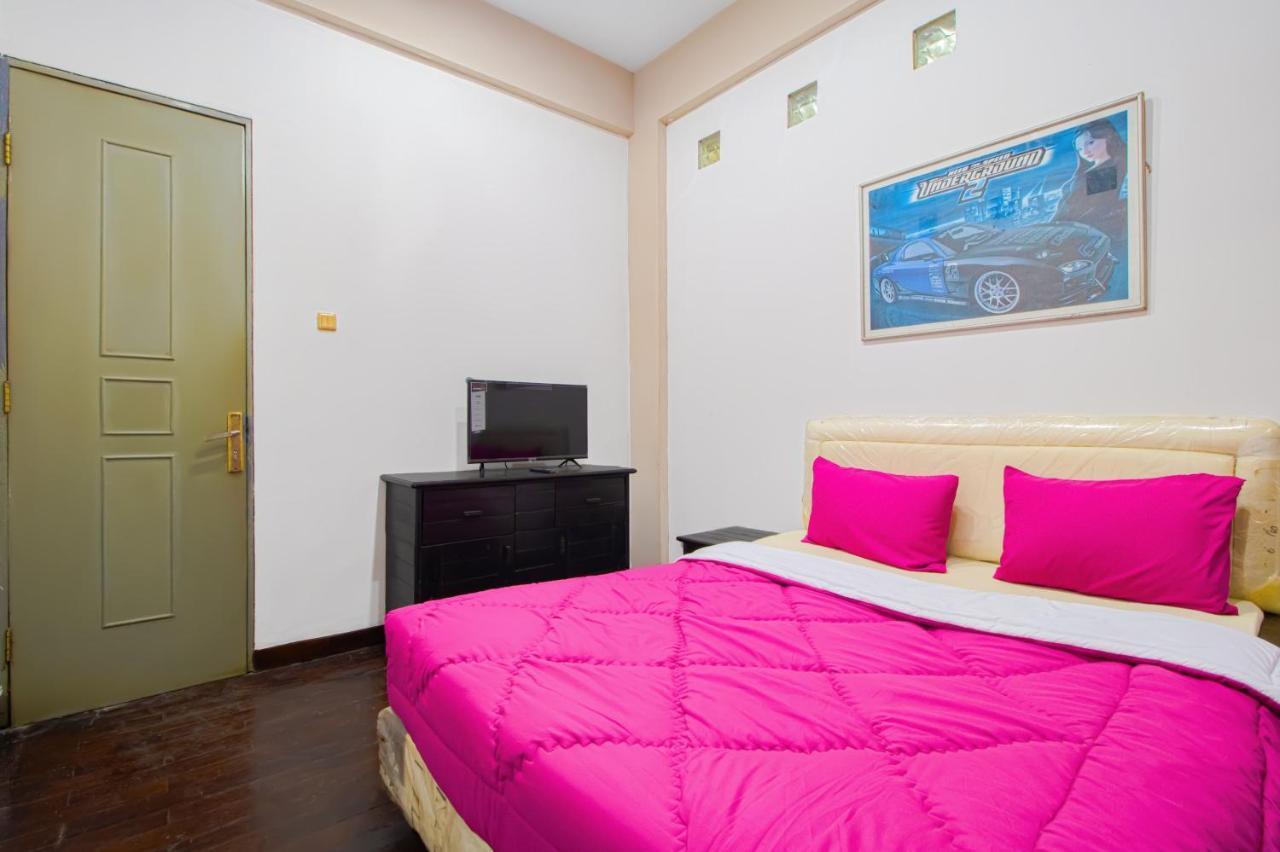 Отель Tobana House Bintaro Джакарта Экстерьер фото
