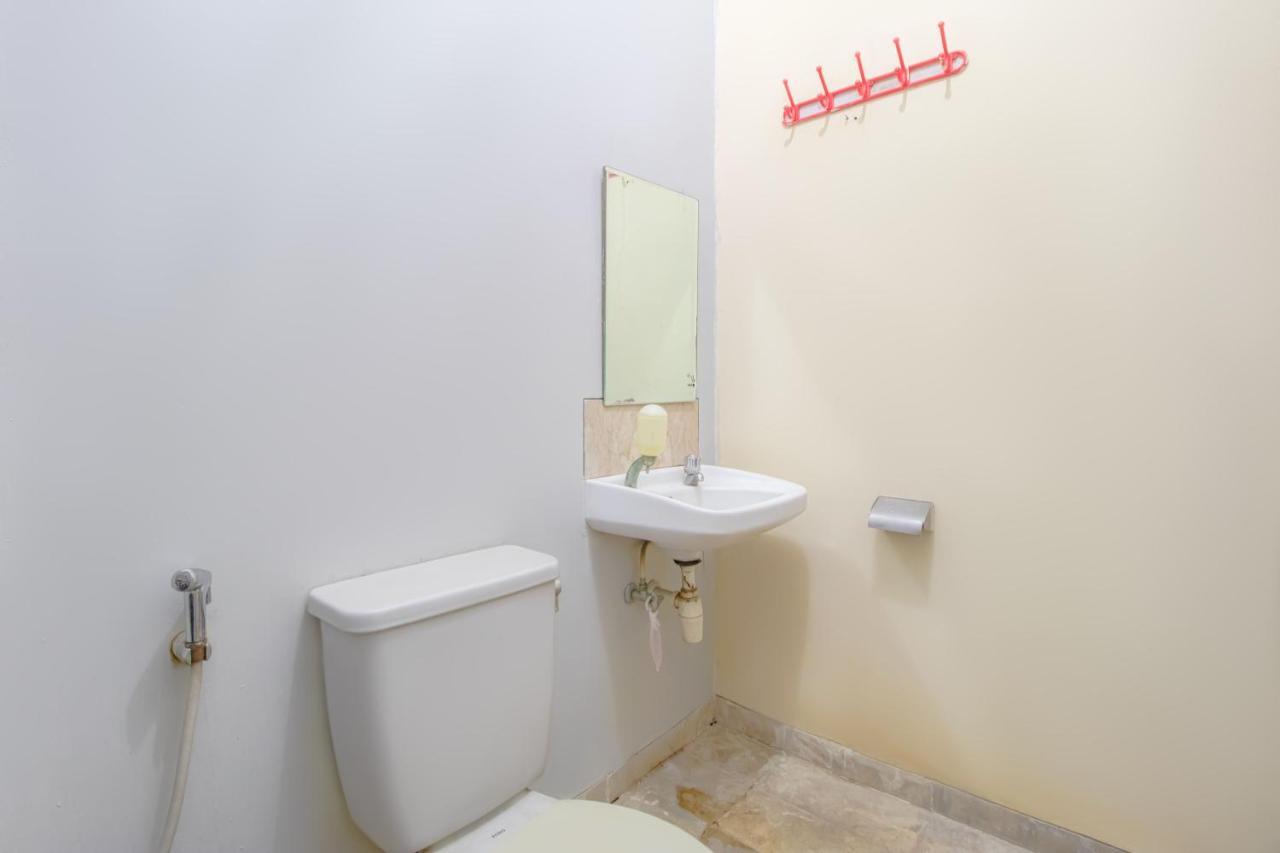 Отель Tobana House Bintaro Джакарта Экстерьер фото