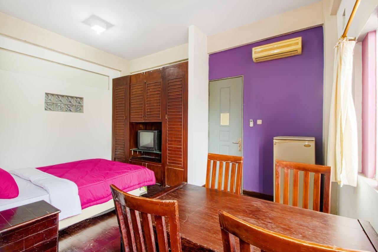 Отель Tobana House Bintaro Джакарта Экстерьер фото