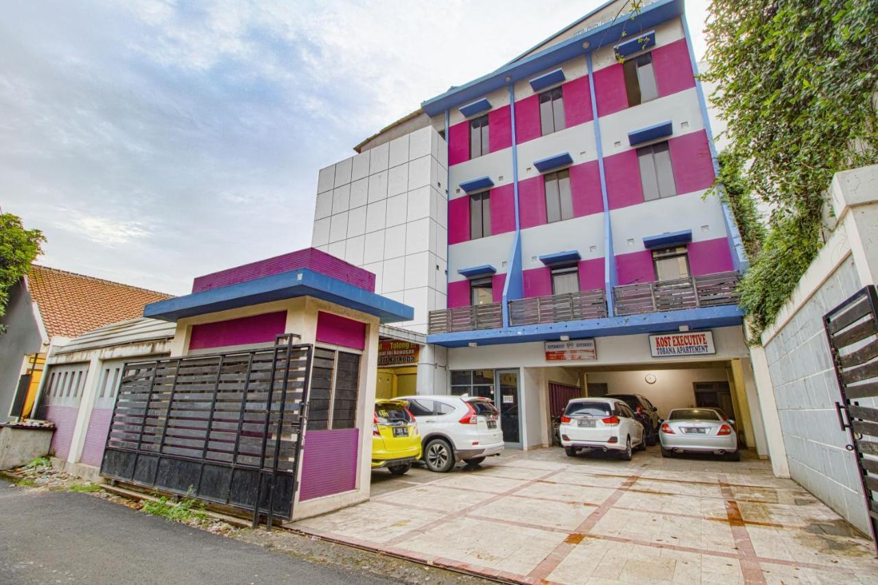 Отель Tobana House Bintaro Джакарта Экстерьер фото