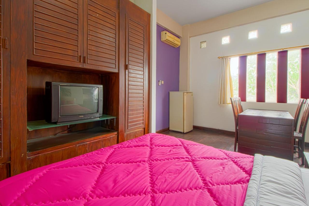 Отель Tobana House Bintaro Джакарта Экстерьер фото